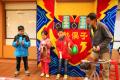 戲偶子劇團野臺謝天與小朋友互動